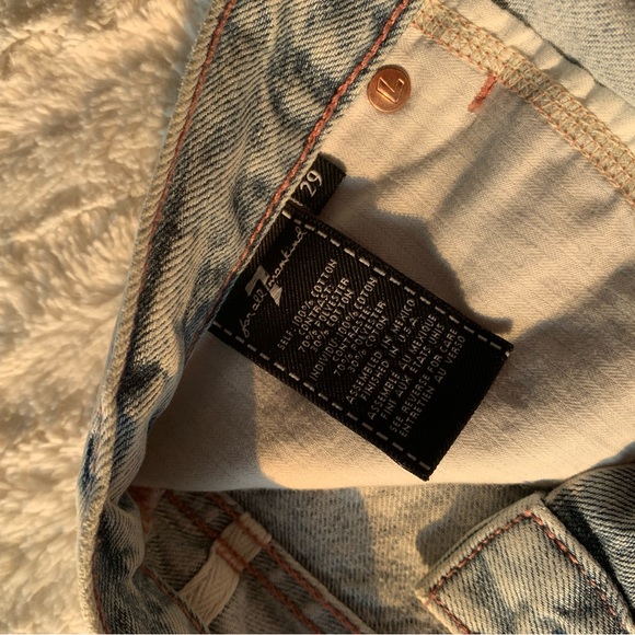 7FAM Denim Mini in Lightwash - Picture 8 of 8